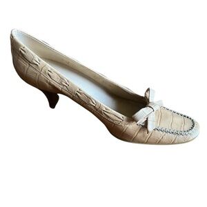 Stuart Weitzman Tan Glovemid Indian Croc Bow Pumps Heels Women’s 8.5 New Vintage